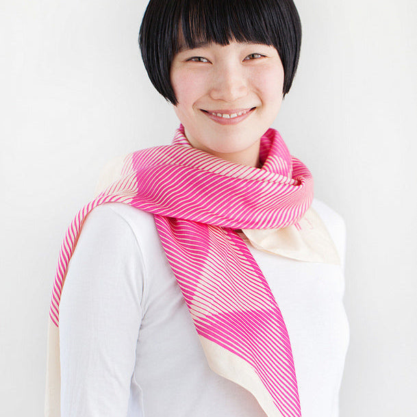 「Folded Paper Pink」風呂敷