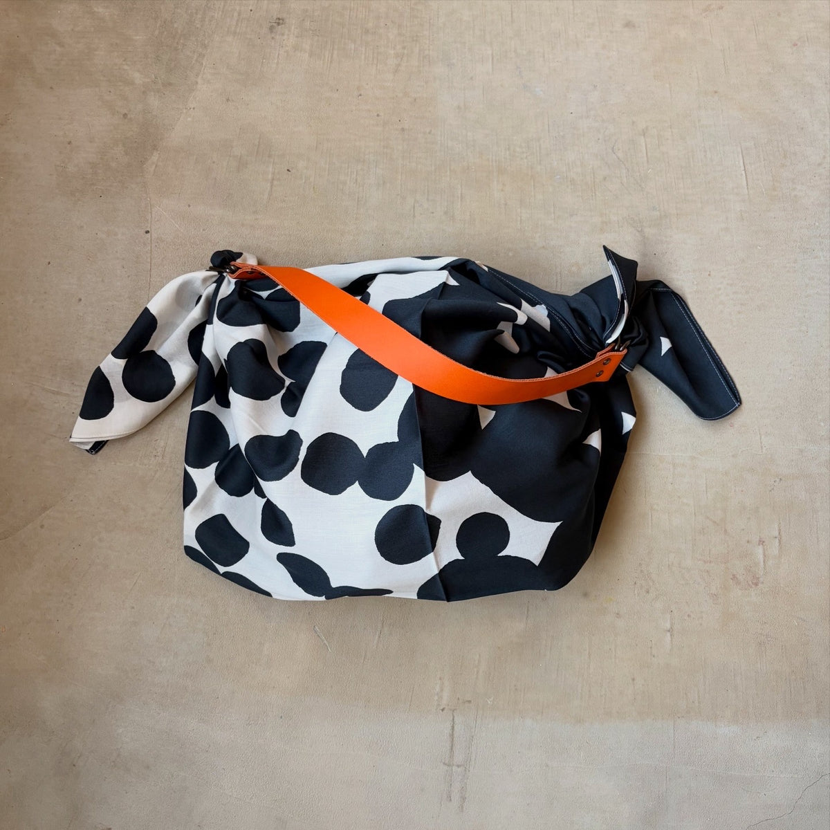 風呂敷レザーストラップ（オレンジ）