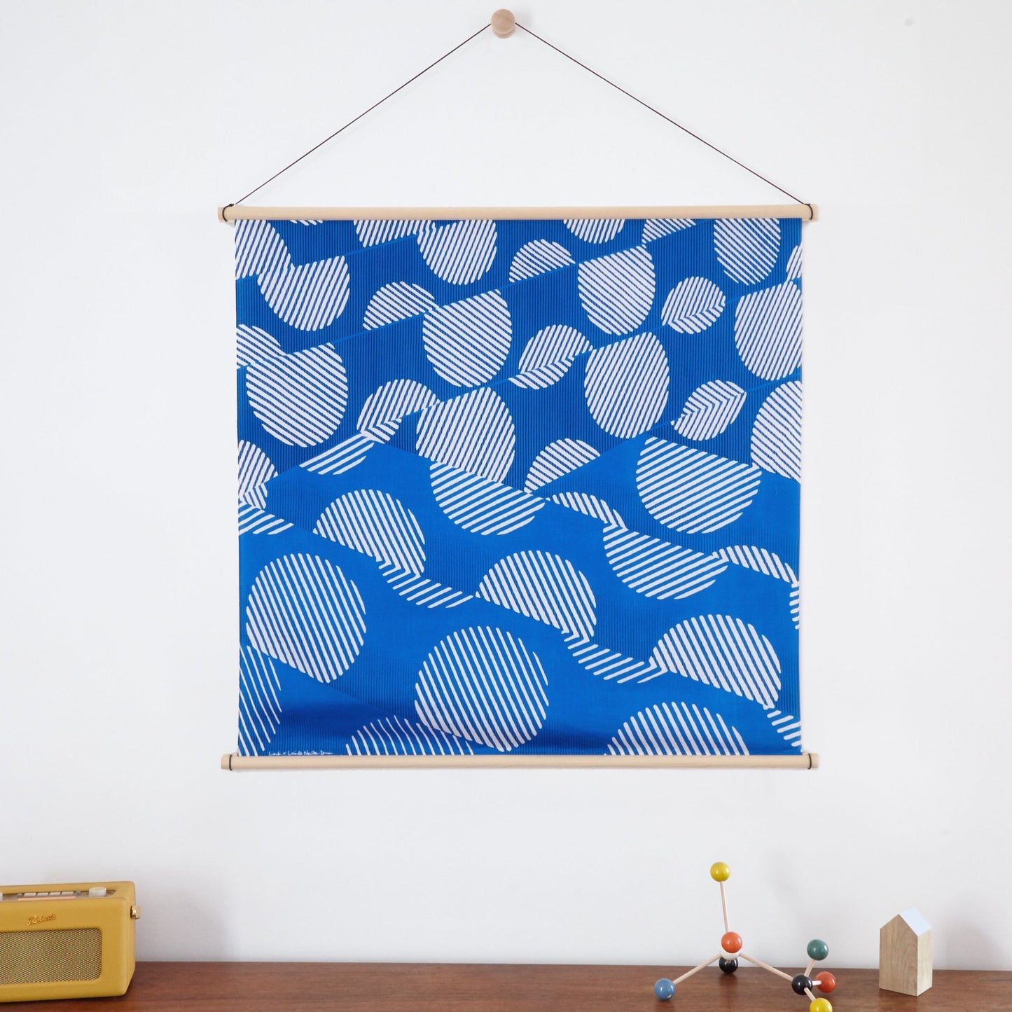 「Hinoki Wooden Hanger with Nylon Cord (Long or Short)」風呂敷ハンガーセット
