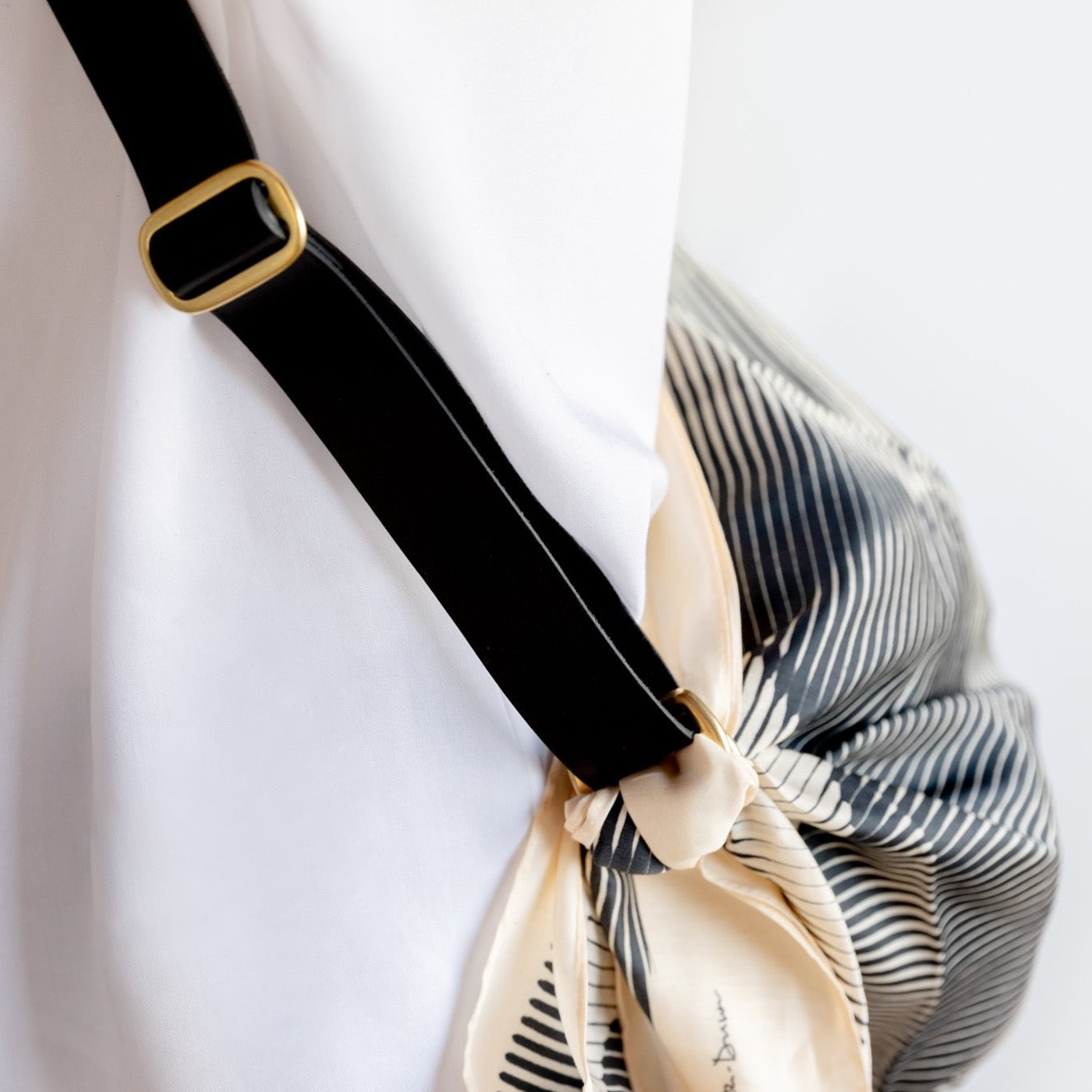 「Folded Paper Black」風呂敷アジャスタブルストラップセット