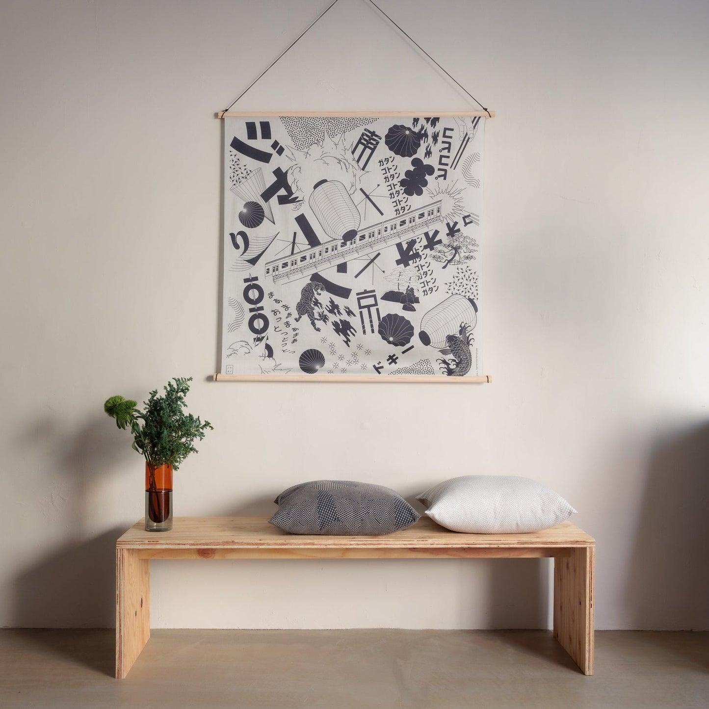 「Hinoki Wooden Hanger with Nylon Cord (Long or Short)」風呂敷ハンガーセット