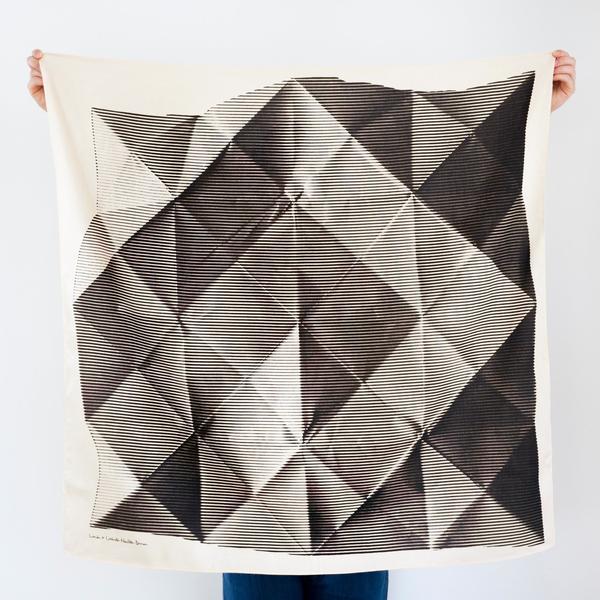 「Folded Paper Black」風呂敷アジャスタブルストラップセット